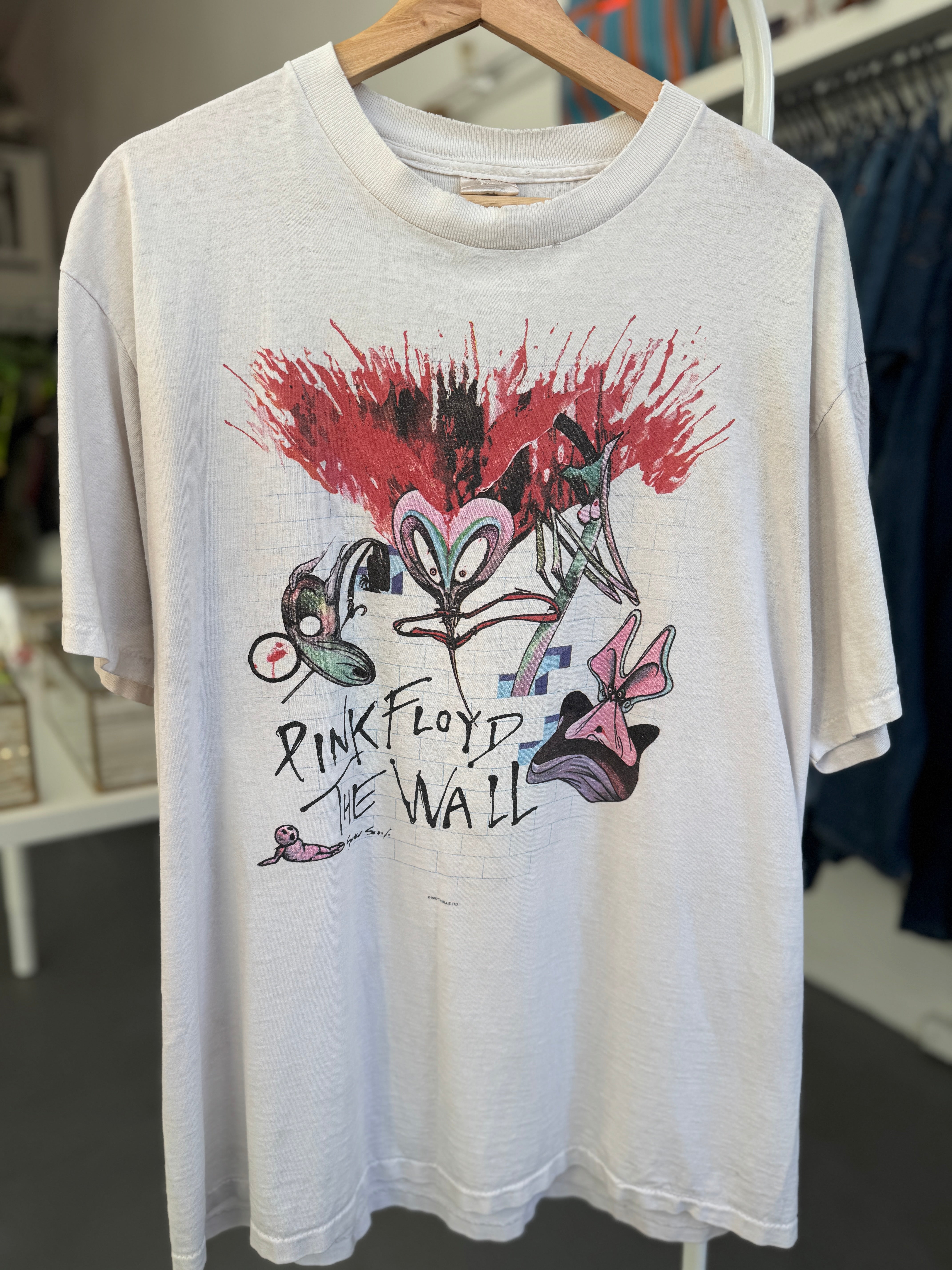 b_b　Pink Floyd 1982 Pink Floyd the wall t shirt | Pretty Penny Clothing