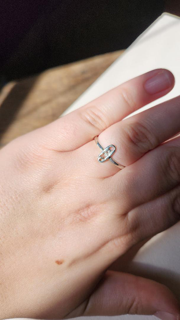 Vintage sterling silver safety pin ring