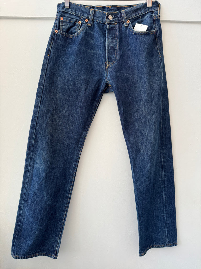 Levi’s 501 buttonfly waist 30”