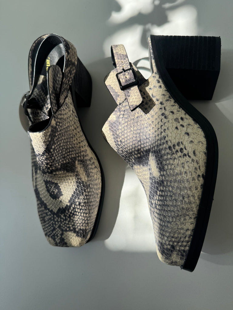 Intentionally Blank snake skin mule shoes size 9