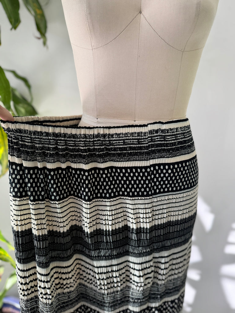 Pleated Skirt waist “30-52”