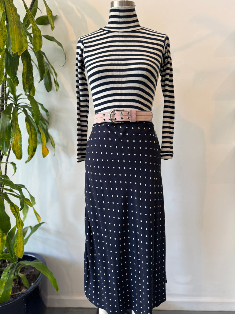 Polka dot skirt waist 30-34
