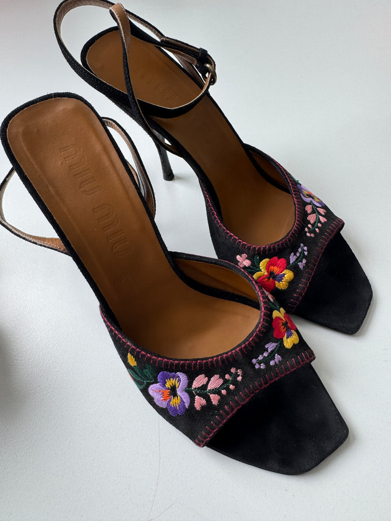 MIU MIU embroidered shoes size 40 size 9