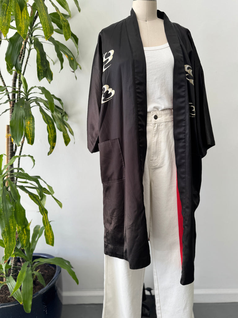 Embroidered dragon embroidered outerwear made in Japan