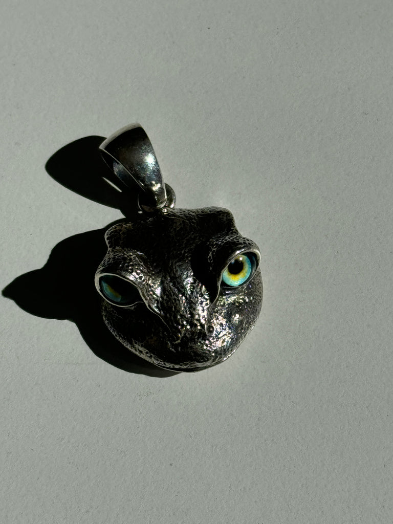 Sterling silver vintage frog pendant