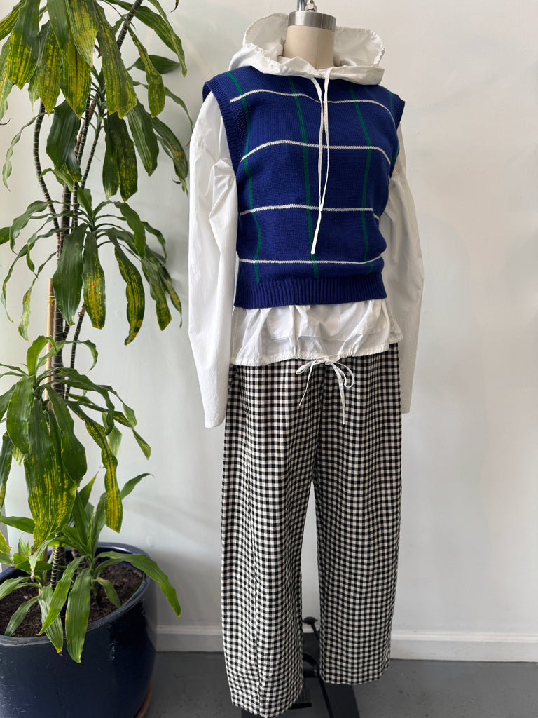 Vintage sleeveless sweater top