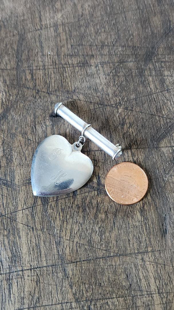 Vintage 1993 Christmas heart brooch pin