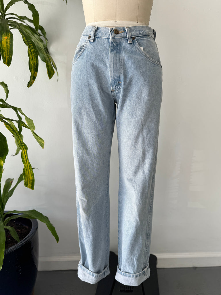 Light wash wrangler jeans waist 28/29