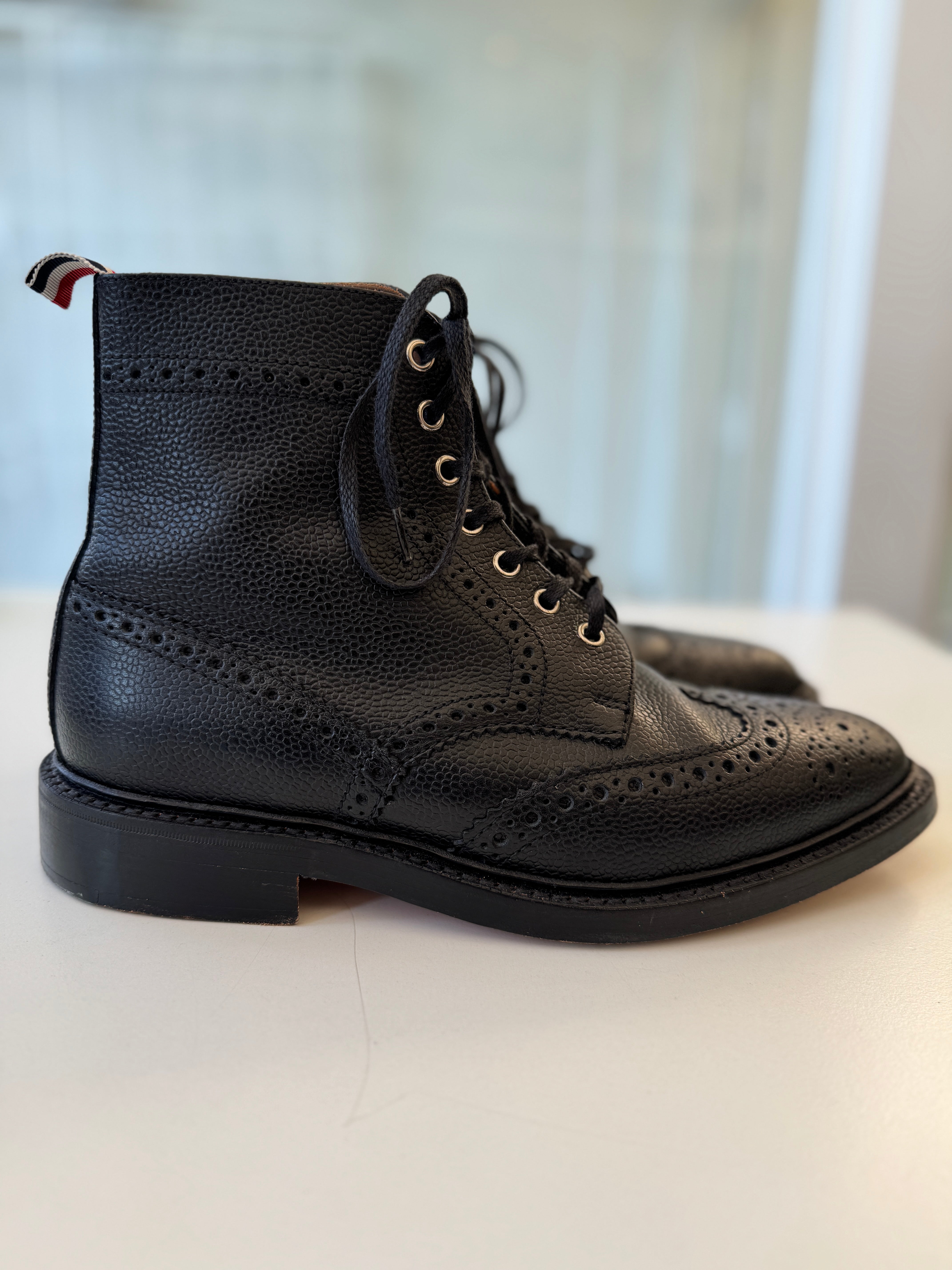Designer Thom Browne boots men display picture 1