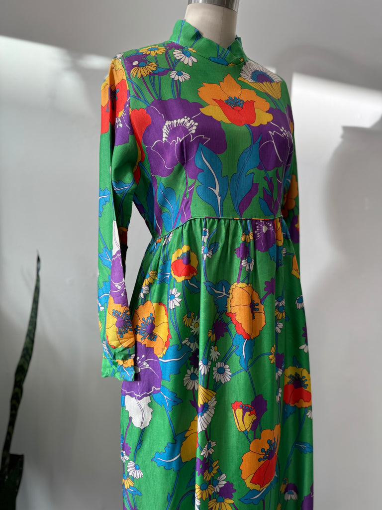 Vintage powerful flower dress