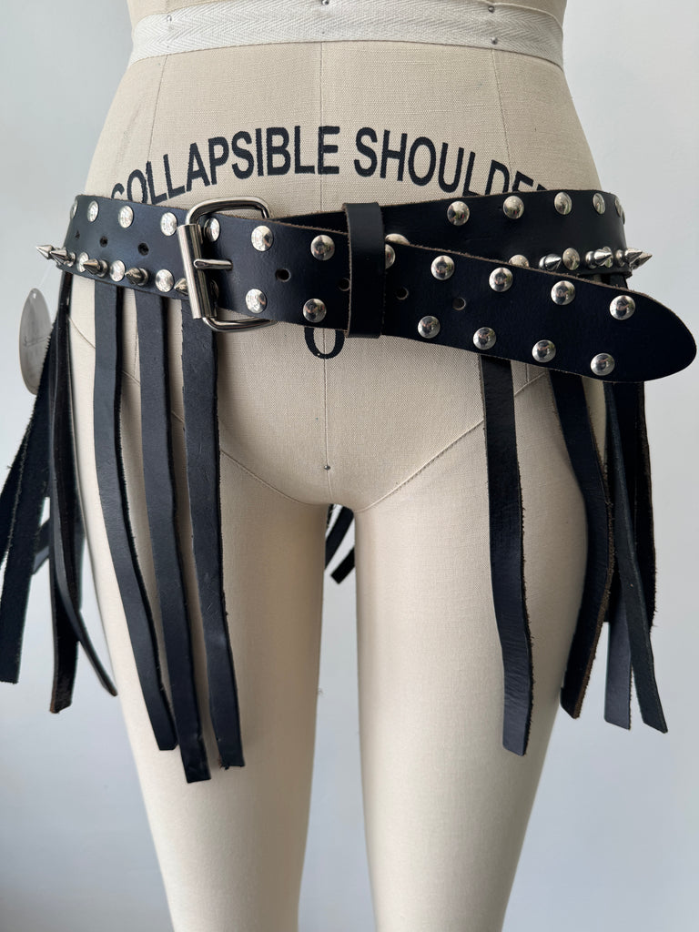 Insane vintage leather belt with fringe + stud