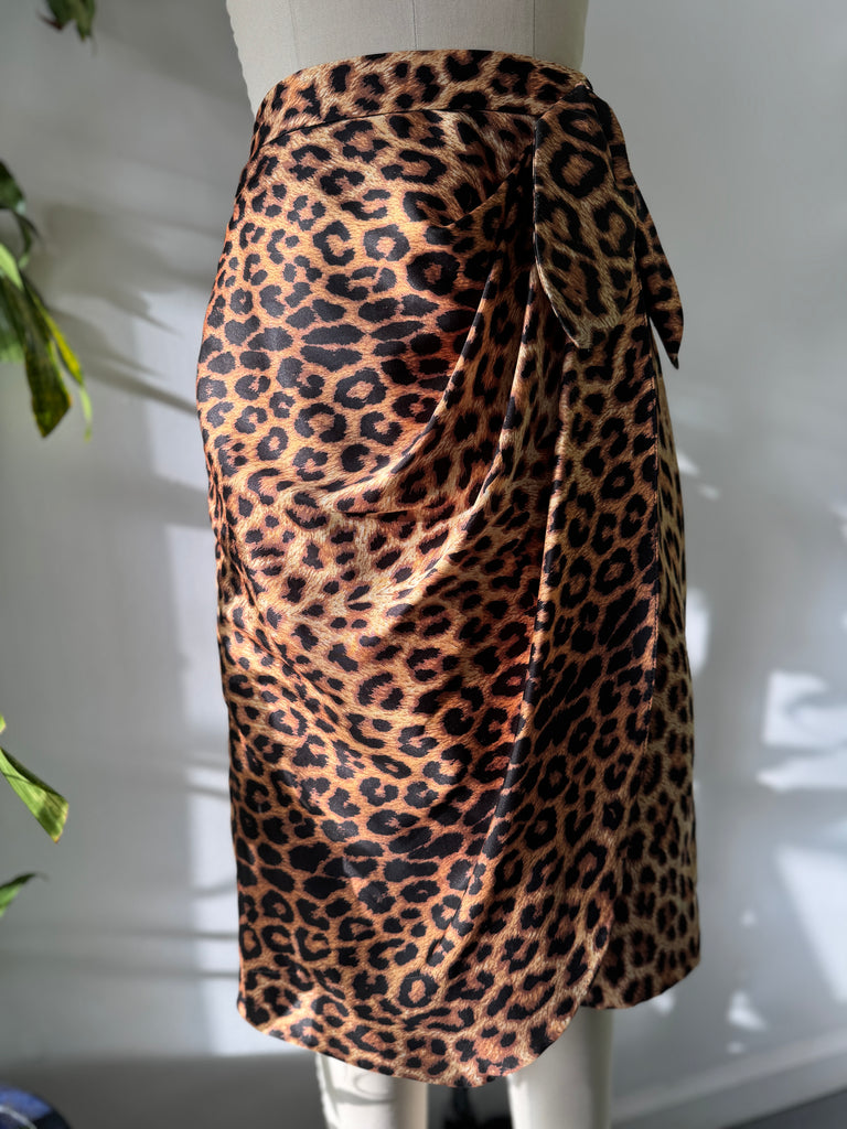 Leopard print skirt waist “26/27”