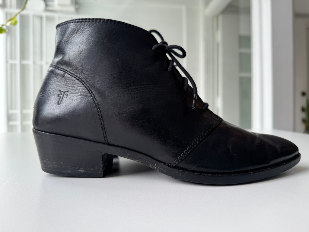 FRYE leather ankle boots size 10 M