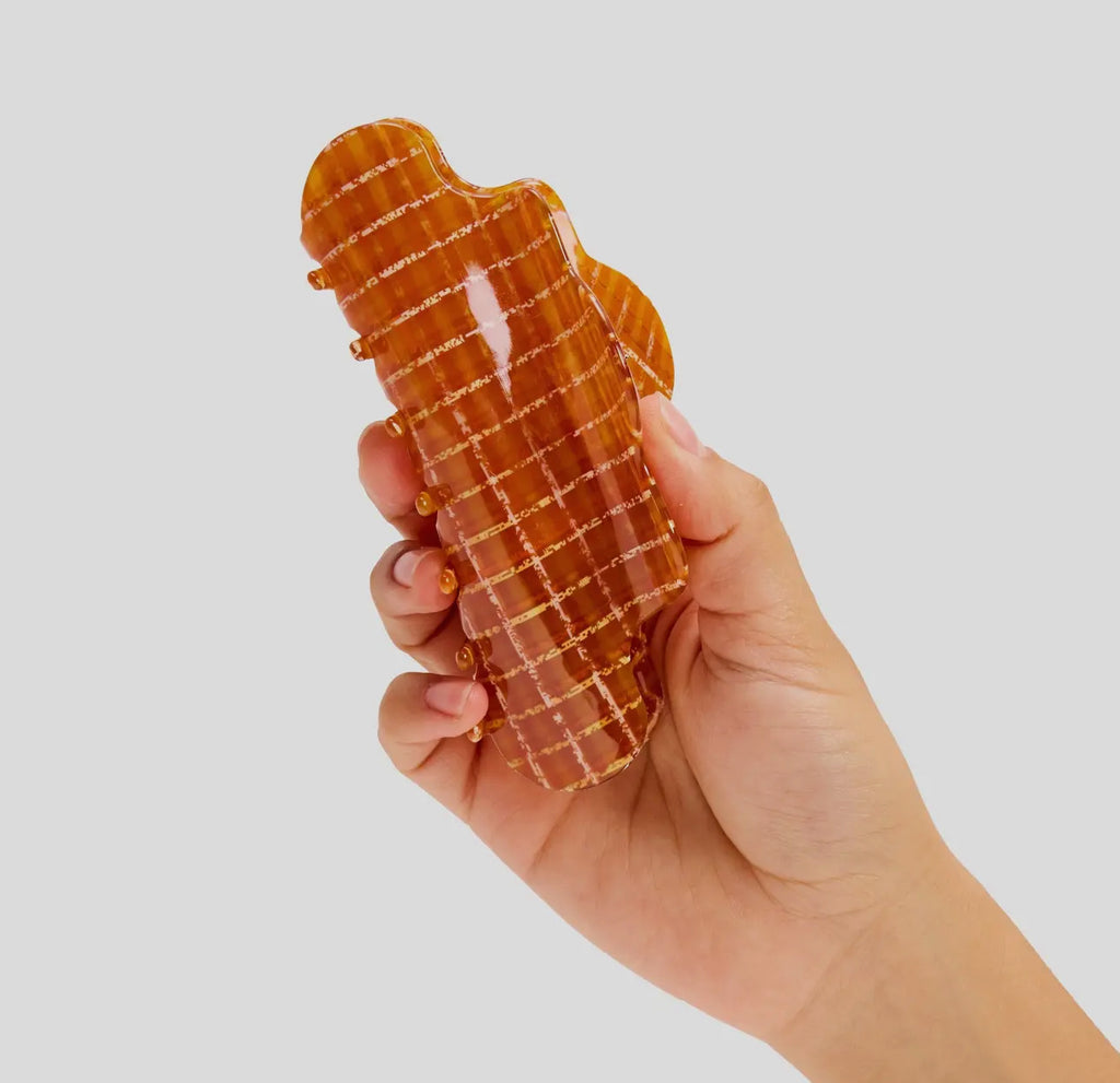 CHUNKS | nimbus claw in caramel plaid