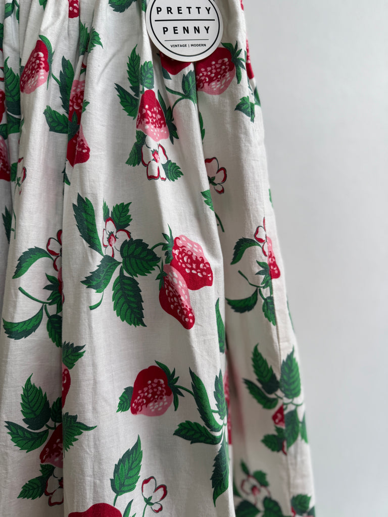 Vintage strawberry novelty skirt waist “26/27”