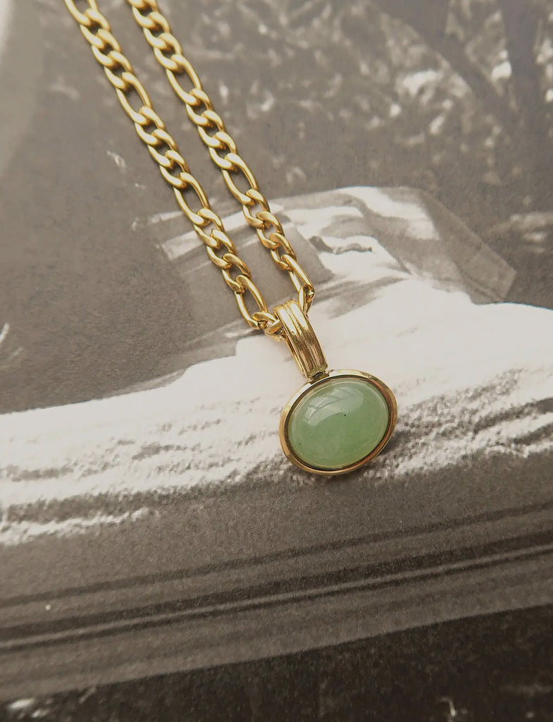 Stone pendant necklace