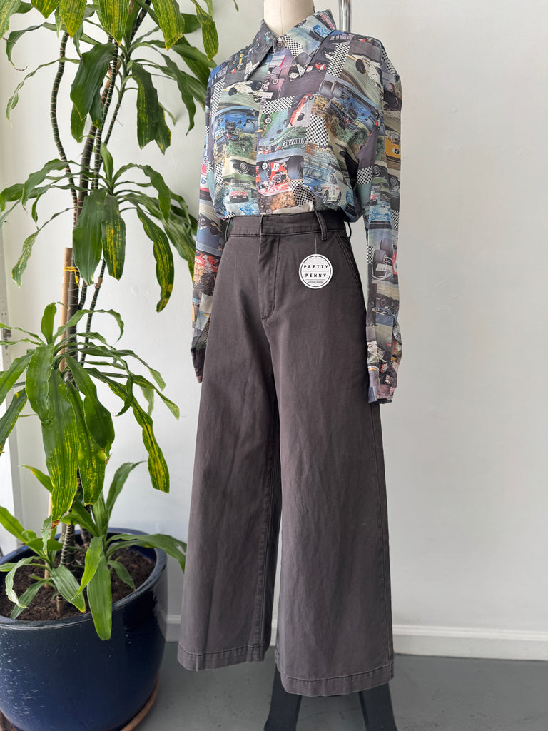 1970’s photo realistic racing car button up top