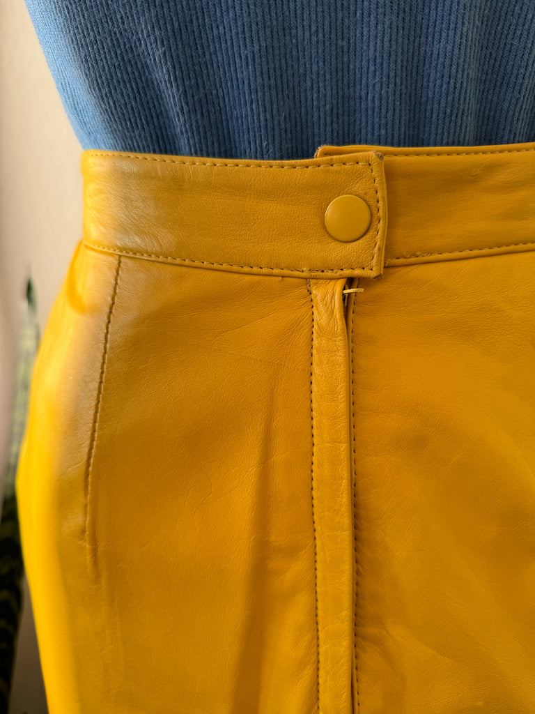 Vintage canary leather skirt waist "26/27"