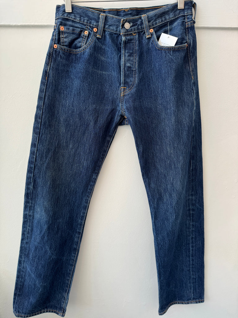 Levi’s 501 buttonfly waist 30”