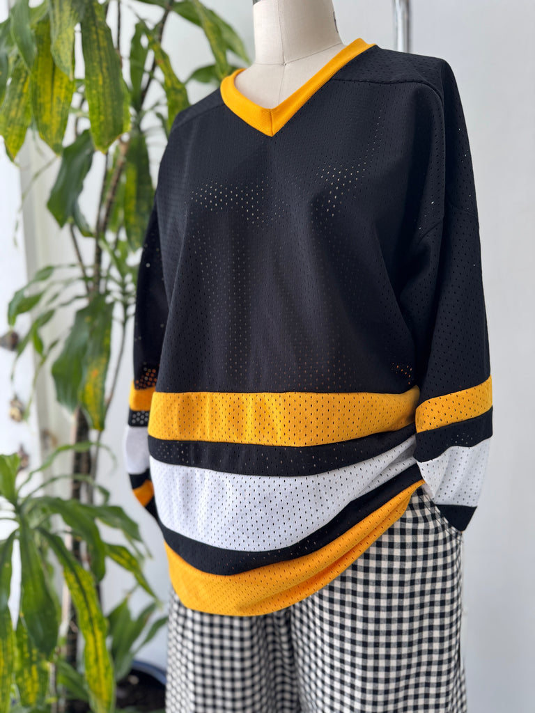 Oversized athletic net shirt