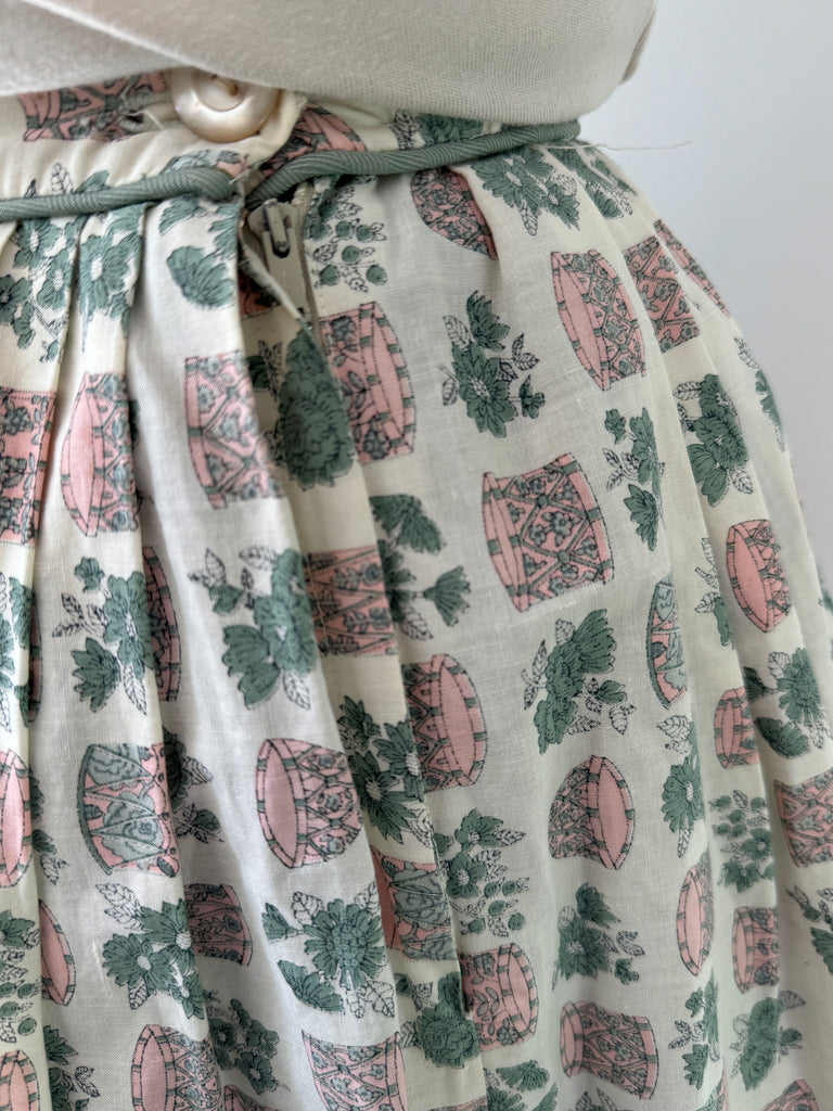 1950’s Vintage Novelty print skirt waist “26”