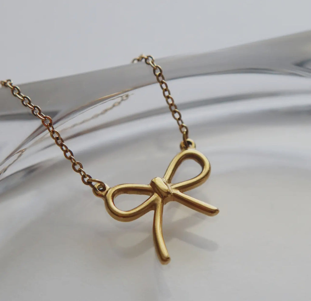 Bow necklace