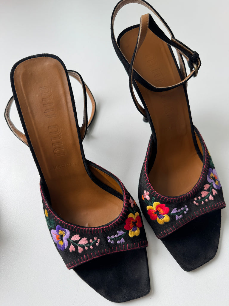 MIU MIU embroidered shoes size 40 size 9