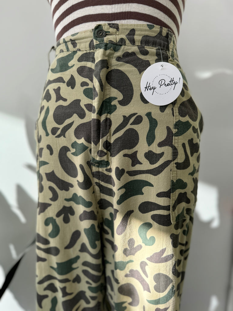 Vintage camo pants waist “38-42”