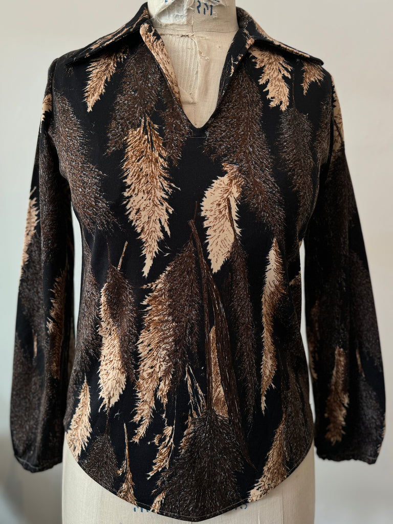 Vintage feather print top