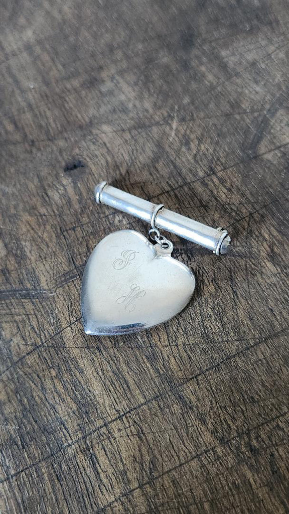 Vintage 1993 Christmas heart brooch pin