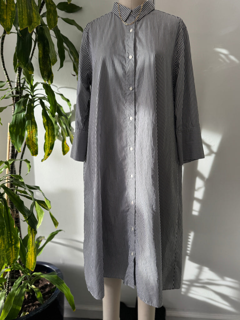 Striped trapeze silhouette cotton button up dress
