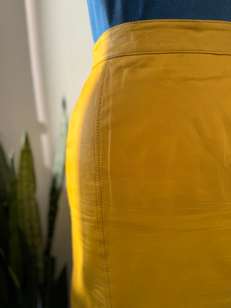 Vintage canary leather skirt waist "26/27"