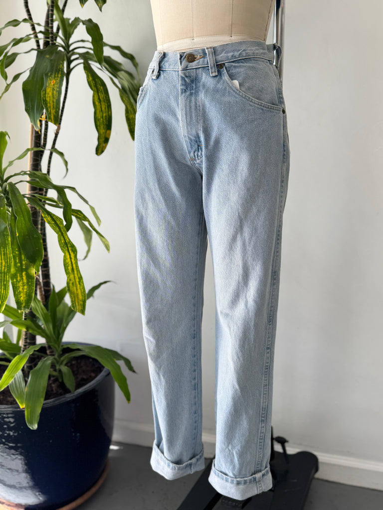 Light wash wrangler jeans waist 28/29