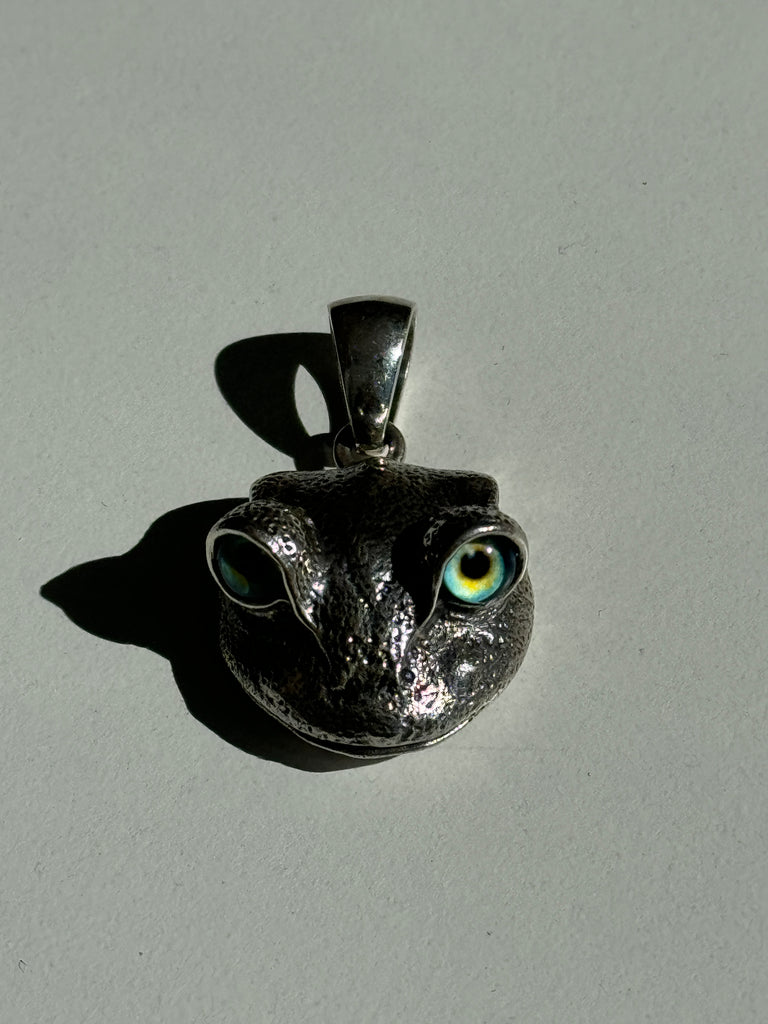 Sterling silver vintage frog pendant