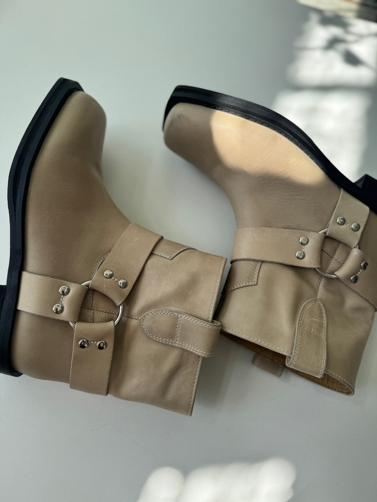 TONY BIANCO boot womens size 10