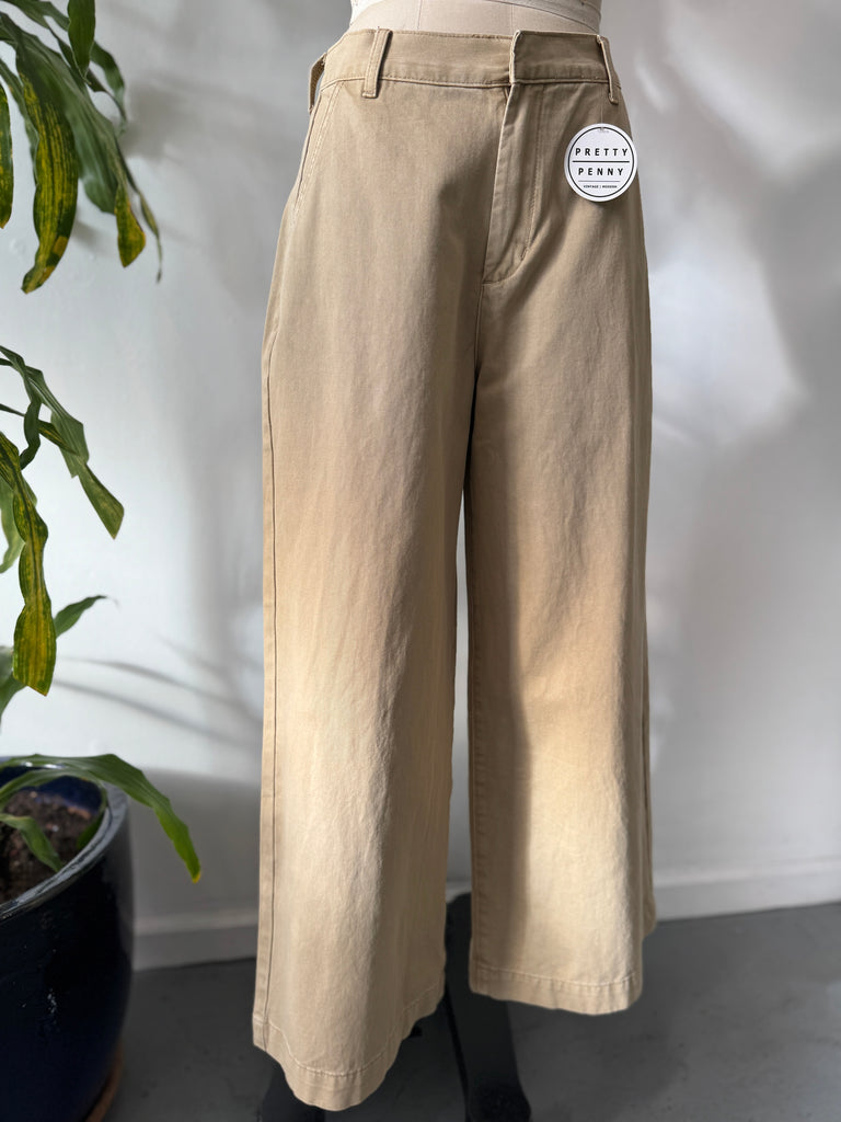 Wide legged pants
