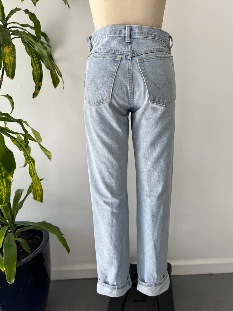 Light wash wrangler jeans waist 28/29