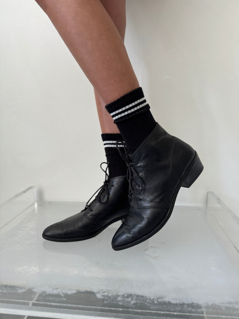 FRYE leather ankle boots size 10 M