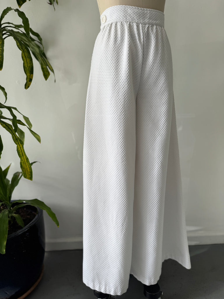 Bobbie Brooks high waist textured bell bottom pants