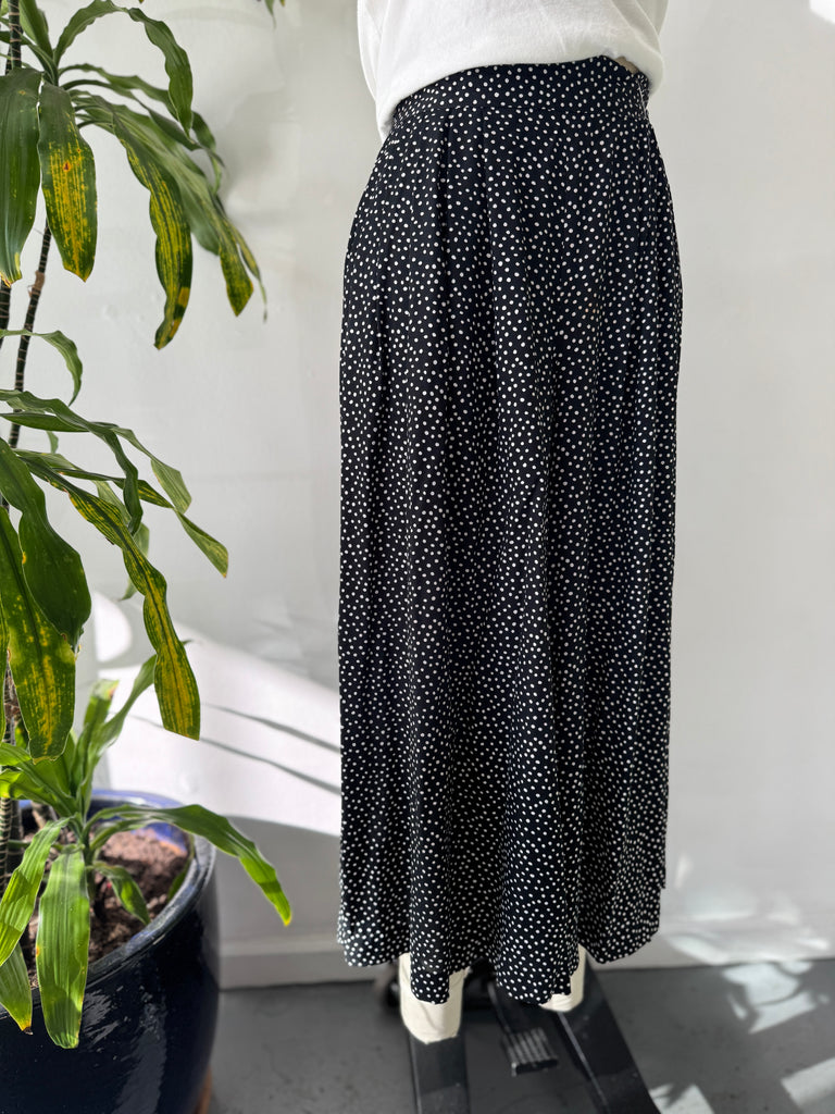 Vintage polka dot cropped pants waist “28-32”