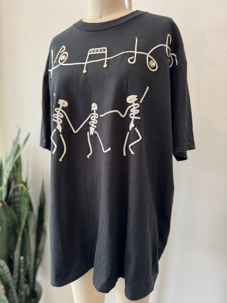 Dancing skeleton vintage t shirt