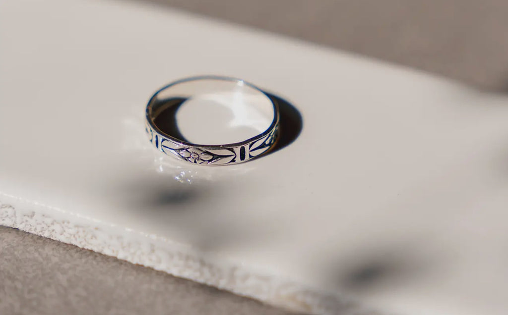 Floral sterling silver ring size 7.5