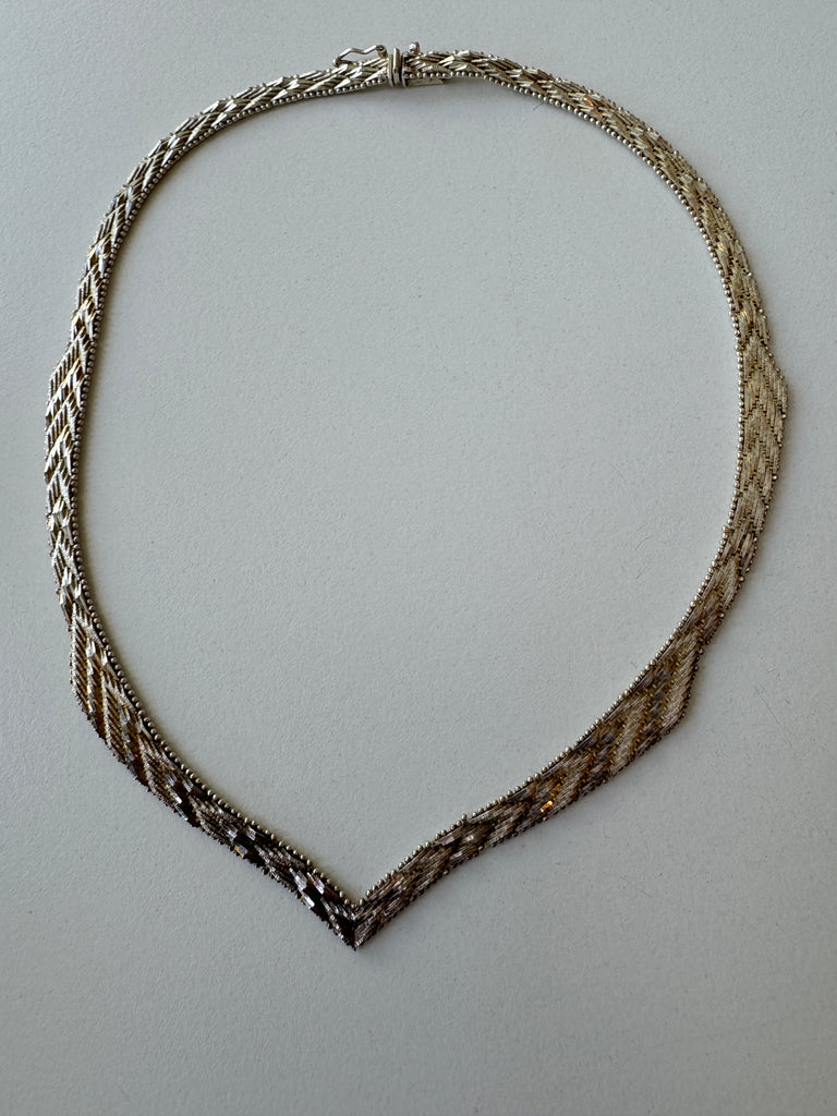 Vermeil vintage two tone v scalloped necklace