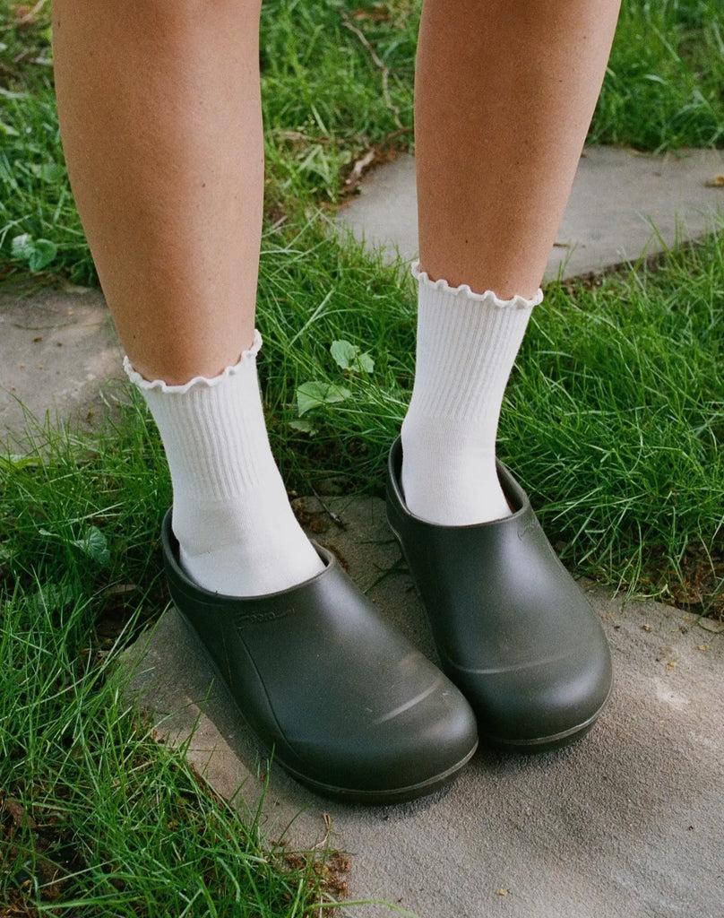 Beaten Path quarter ruffled socks