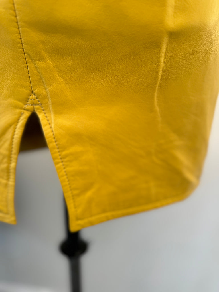 Vintage canary leather skirt waist "26/27"