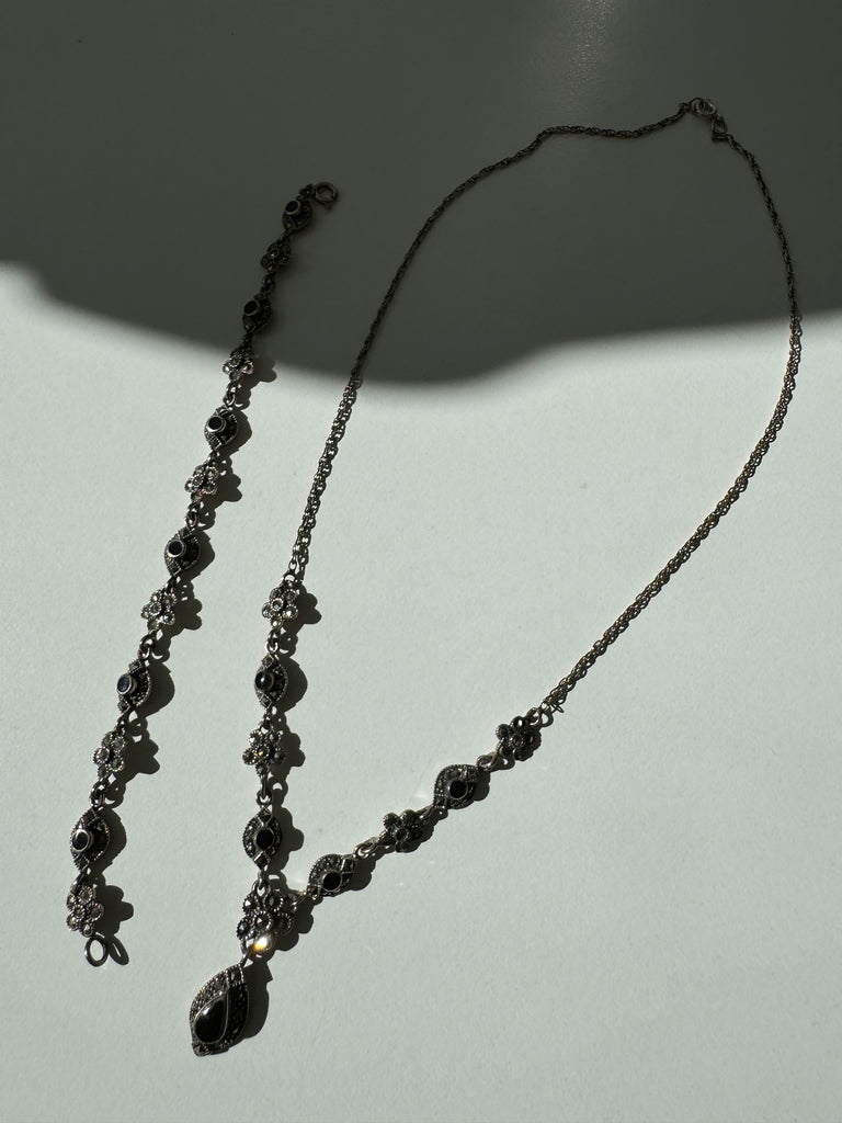 Vintage onyx necklace and bracelet set