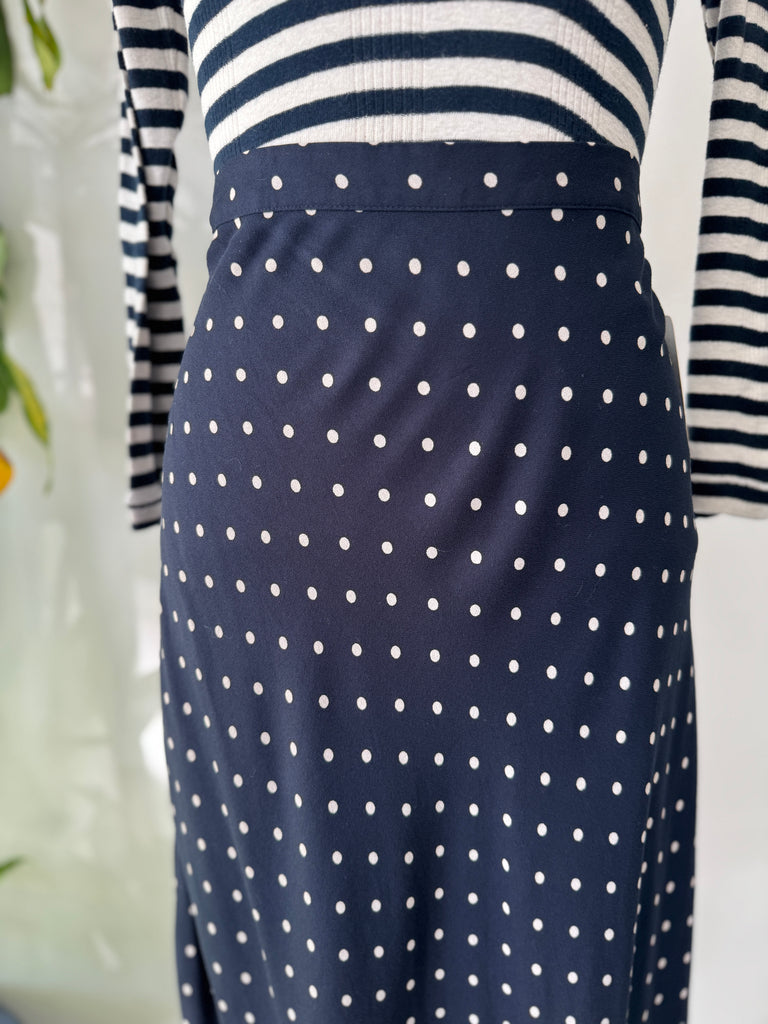 Polka dot skirt waist 30-34