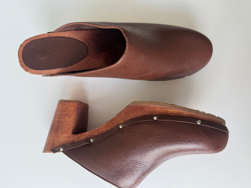Vintage leather Sam And Libby wooden clogs size 9B