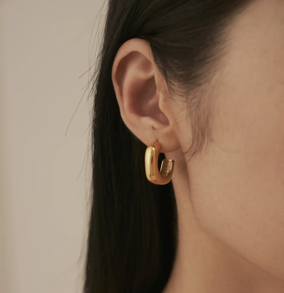 18 kt gold plated square hoops