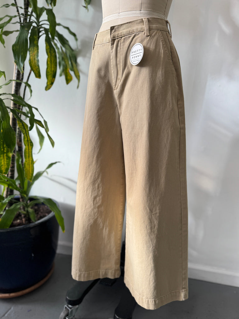 Wide legged pants